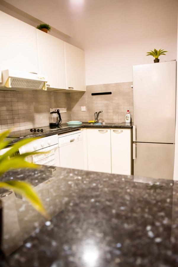 Beautiful Apartment Near The Sea And A Large Private Garden Paphos Exterior foto