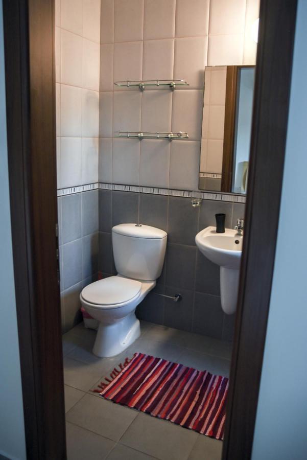 Beautiful Apartment Near The Sea And A Large Private Garden Paphos Exterior foto