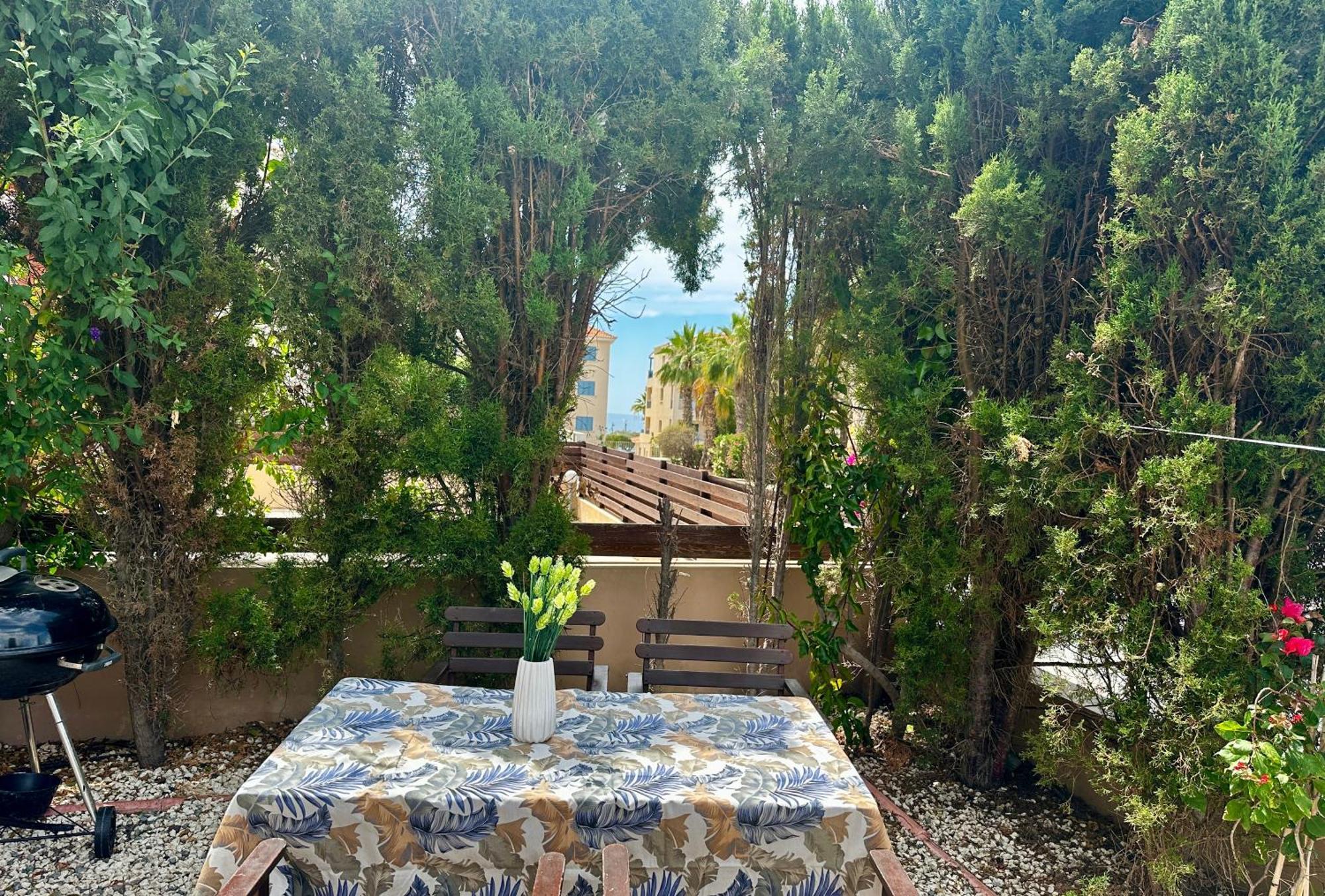 Beautiful Apartment Near The Sea And A Large Private Garden Paphos Exterior foto